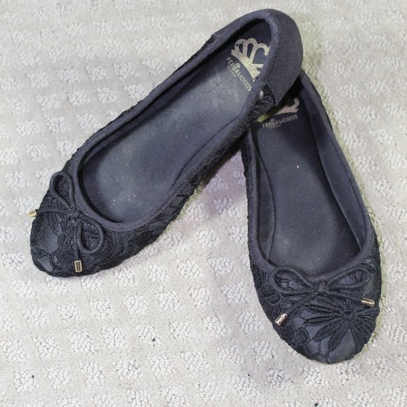 Fergalicious Size 8M Round Toe Black Lace Embellished Flats - Picture 1 of 6